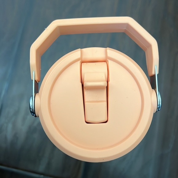 New Stanley the Icedlow Flip Straw 30 oz Tumbler - Picture 4 of 6